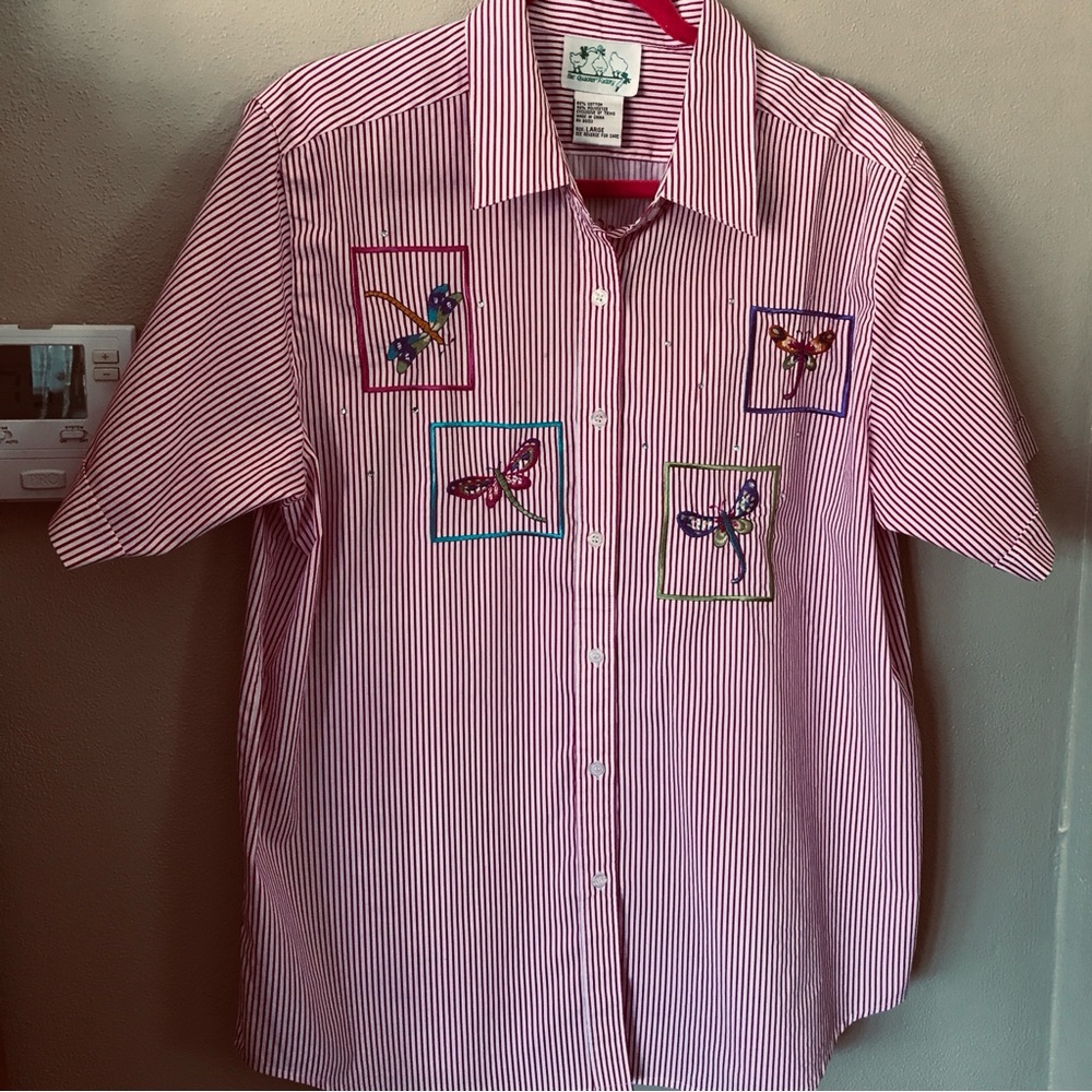 Quacker Factory short sleeve shirt size Large , worn and washed only once .
